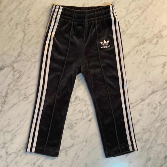Adidas black velour tracksuit - Picture 5 of 6